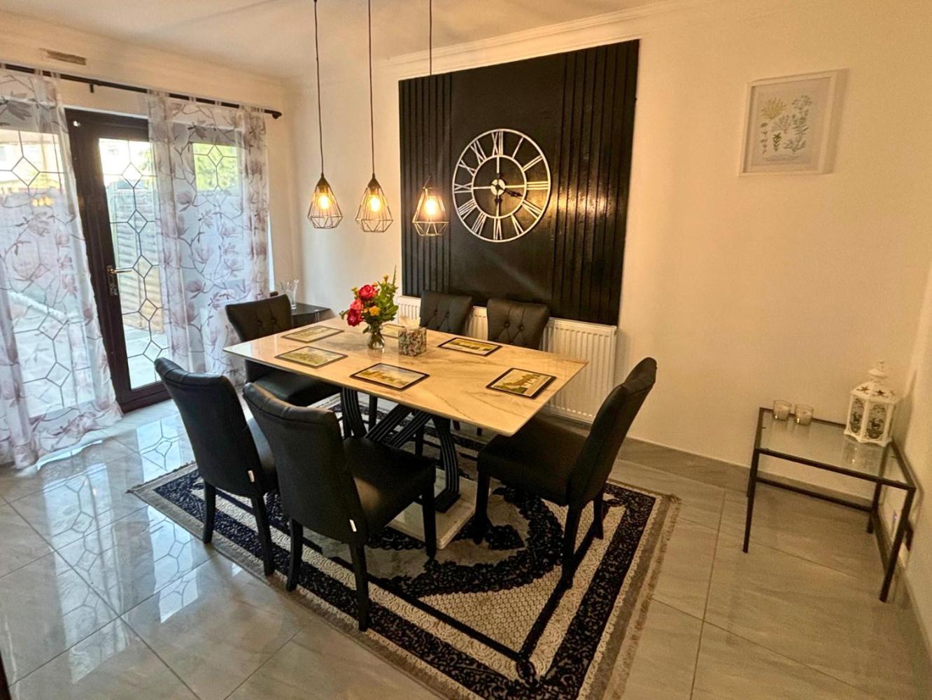 Charming And Cosy London Home, Garden, Parking & Family Fun Mitcham Dış mekan fotoğraf