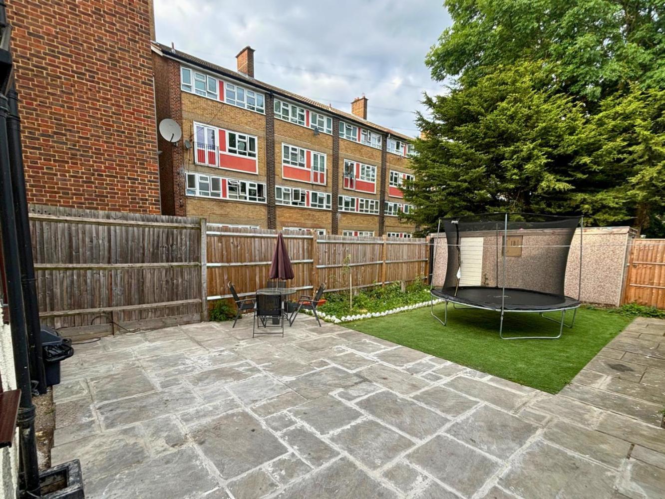 Charming And Cosy London Home, Garden, Parking & Family Fun Mitcham Dış mekan fotoğraf