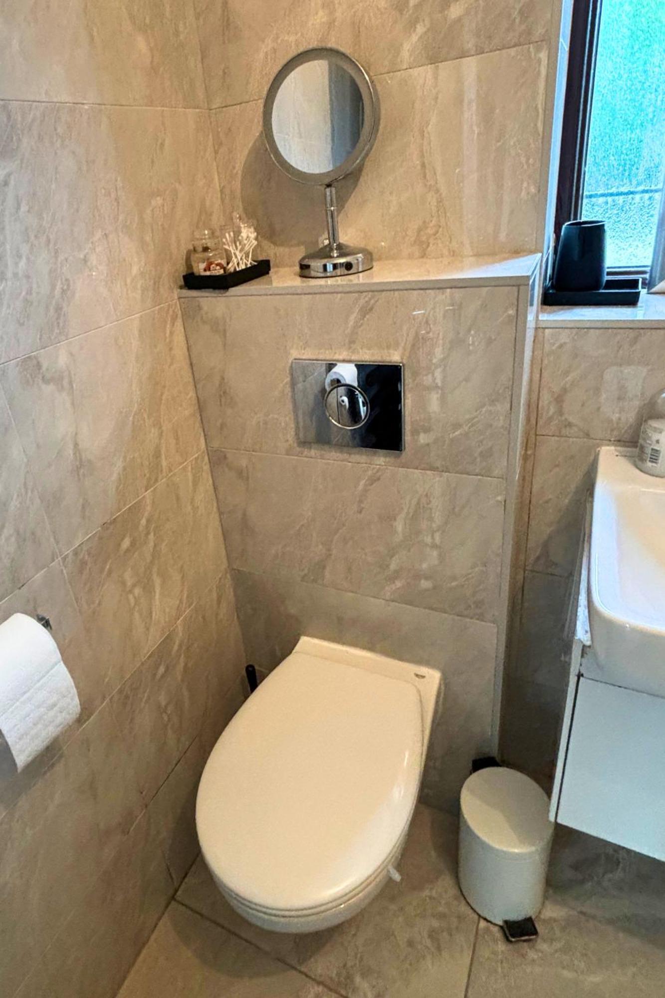 Charming And Cosy London Home, Garden, Parking & Family Fun Mitcham Dış mekan fotoğraf